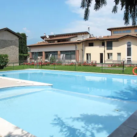 Apartmán Colombaro Vecchio-7 By Interhome